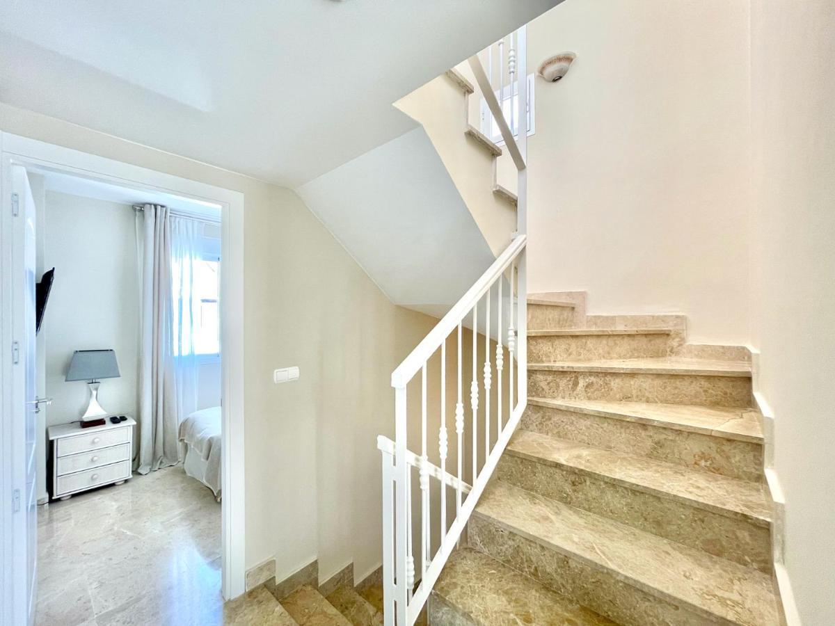 Unique Townhouse In Front Of Puerto Banus Apartamento *
