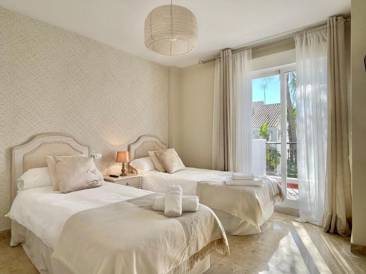 Unique Townhouse In Front Of Puerto Banus Apartamento